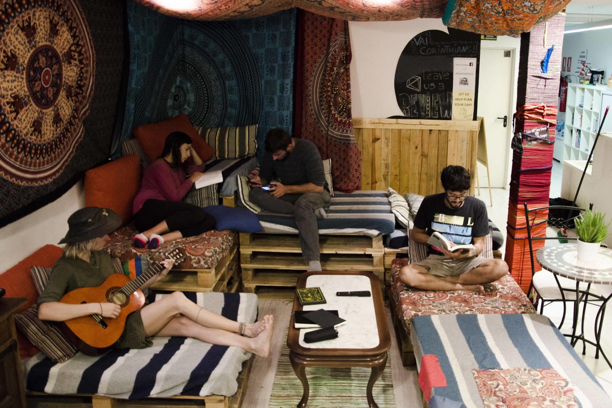 Rocket Hostels Gracia Barcelona Luaran gambar